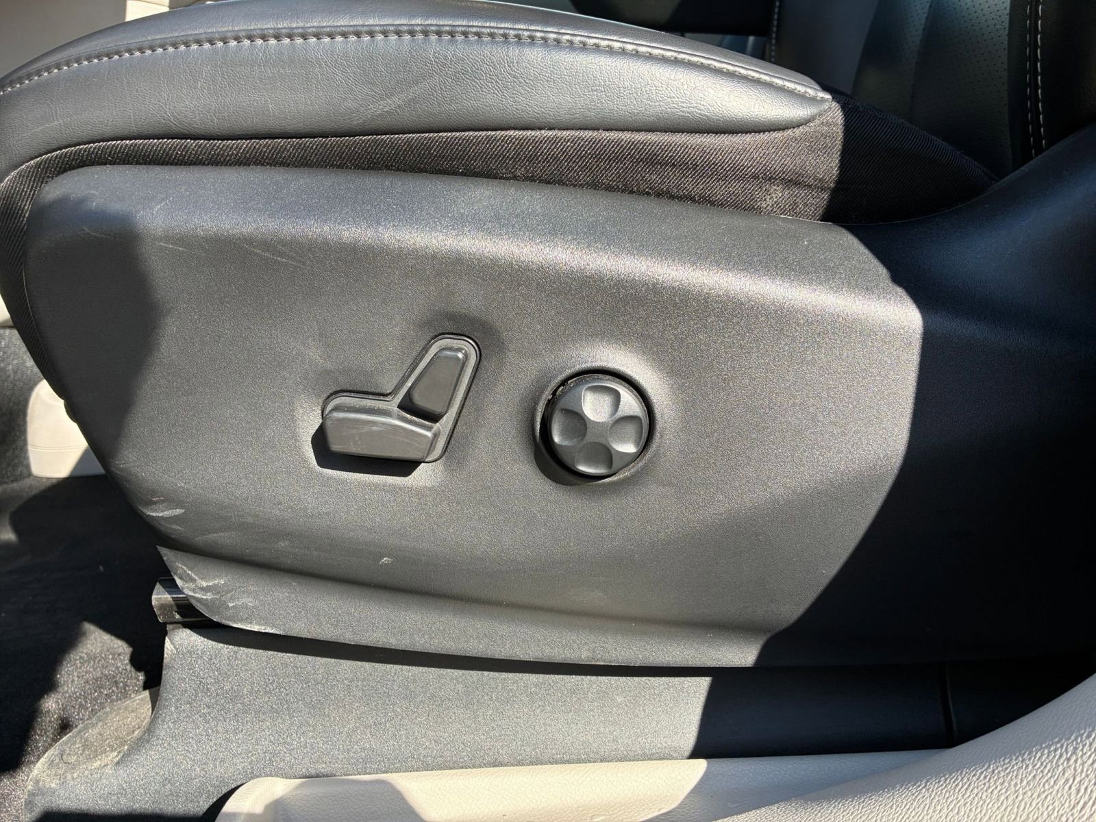 Thumbnail: 2023 Chrysler Pacifica - 22