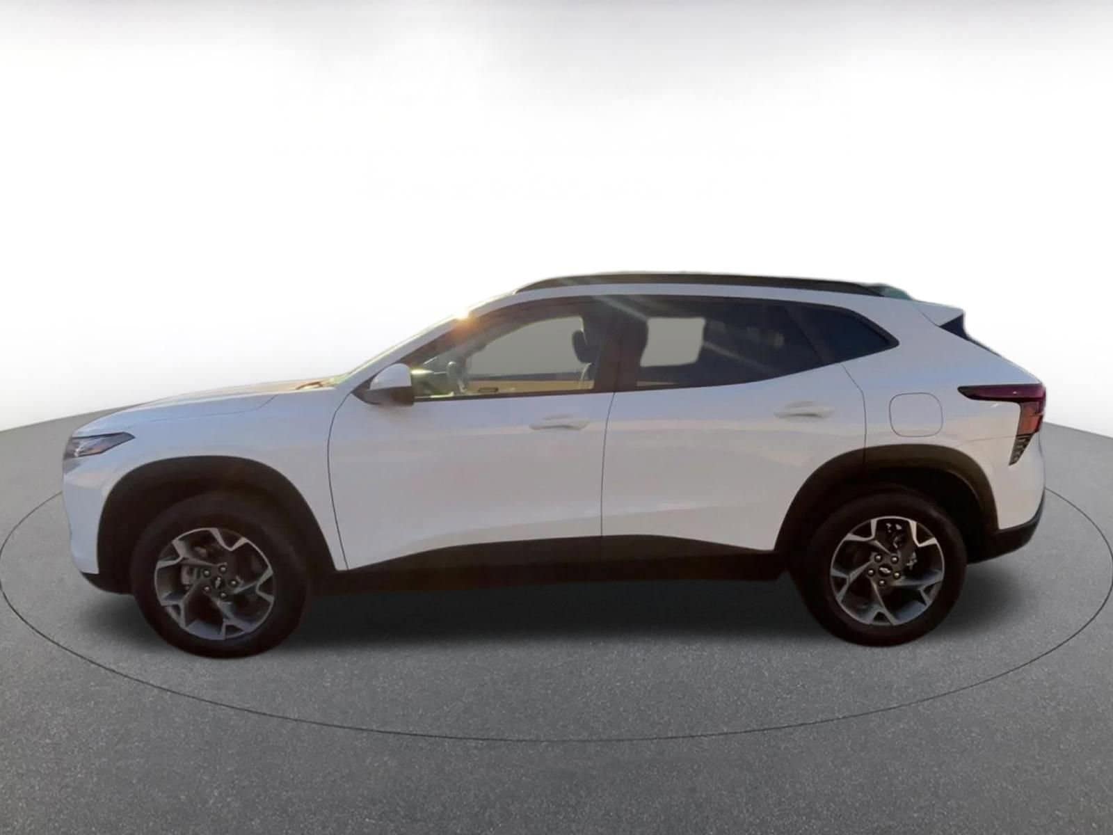 Thumbnail: 2025 Chevrolet Trax - 9