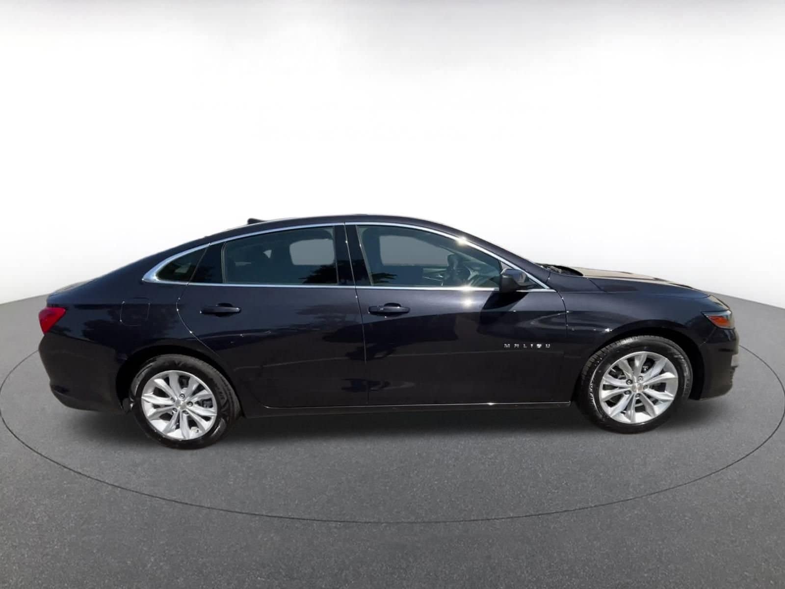 Thumbnail: 2023 Chevrolet Malibu - 23