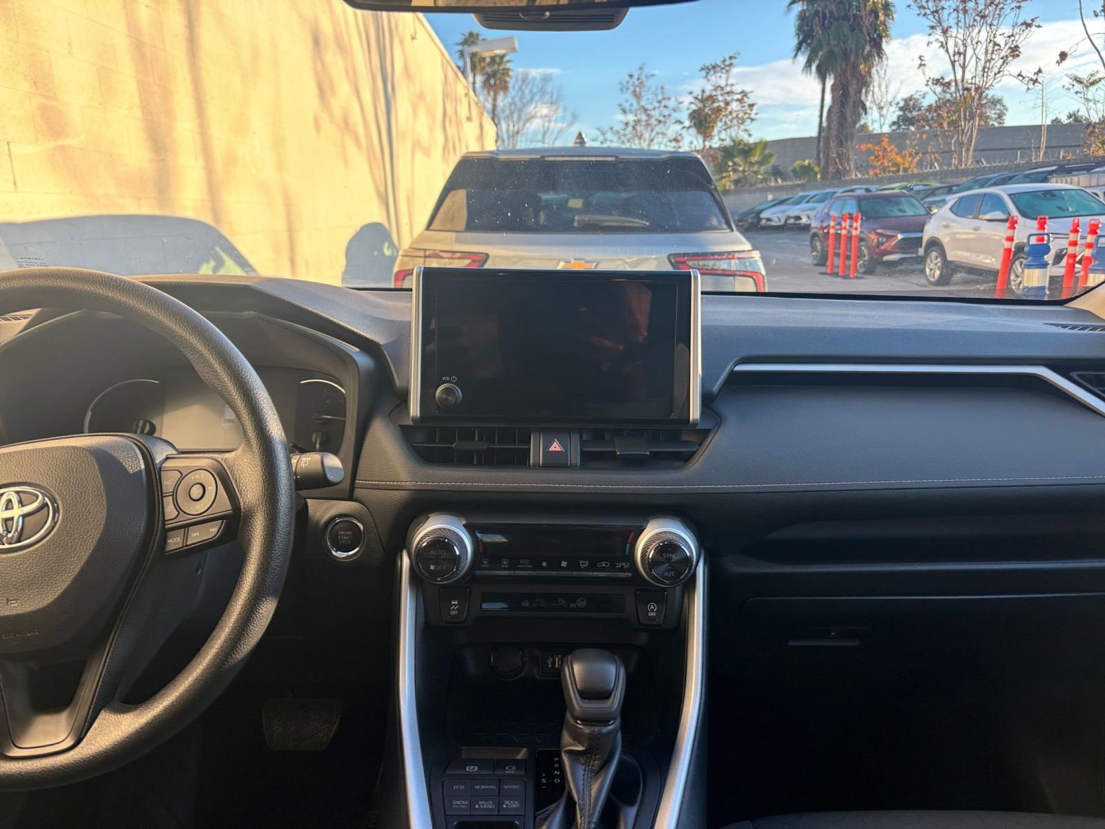 Thumbnail: 2025 Toyota RAV4 - 18