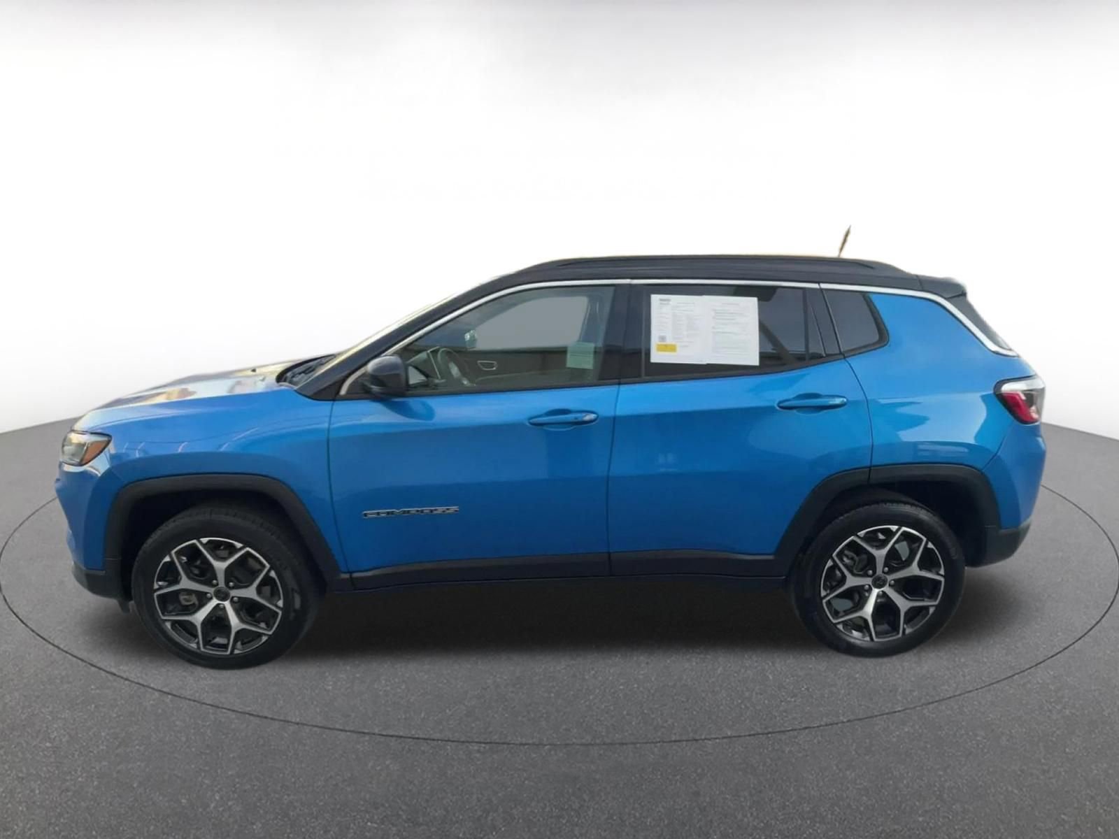 Thumbnail: 2025 Jeep Compass - 9