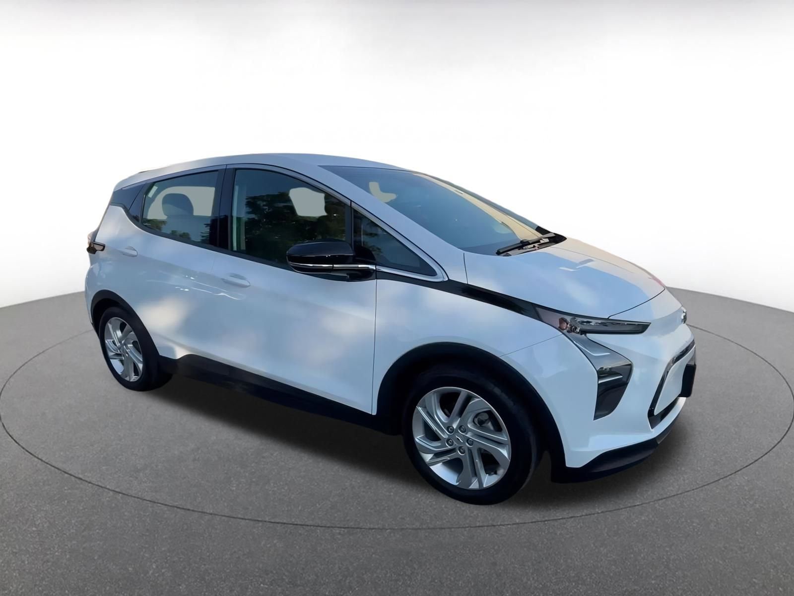 Thumbnail: 2023 Chevrolet Bolt EV - 2