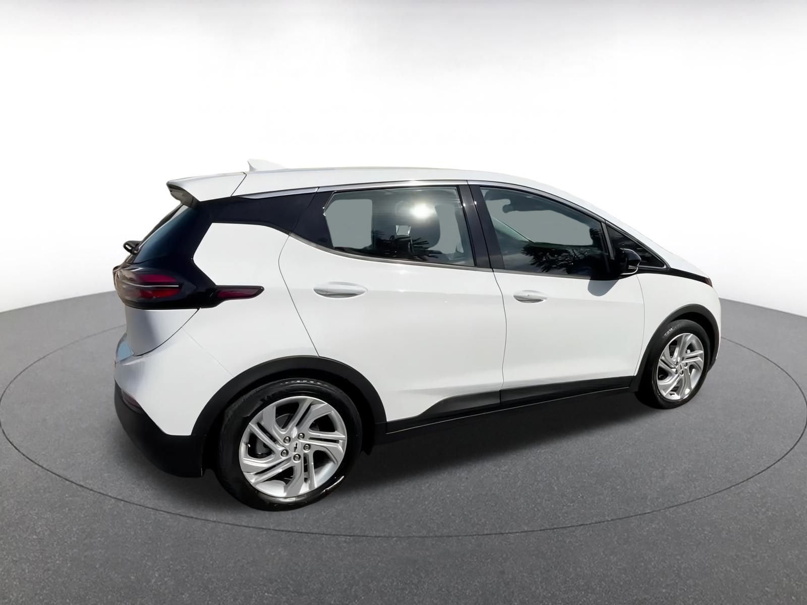 Thumbnail: 2023 Chevrolet Bolt EV - 15