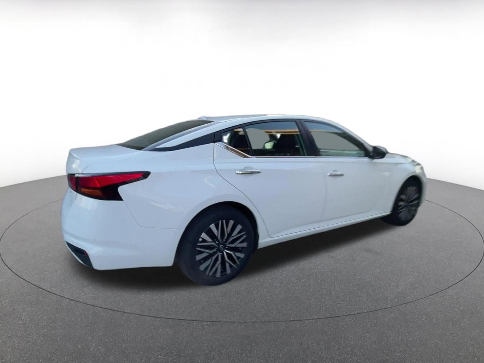 Thumbnail: 2025 Nissan Altima - 15