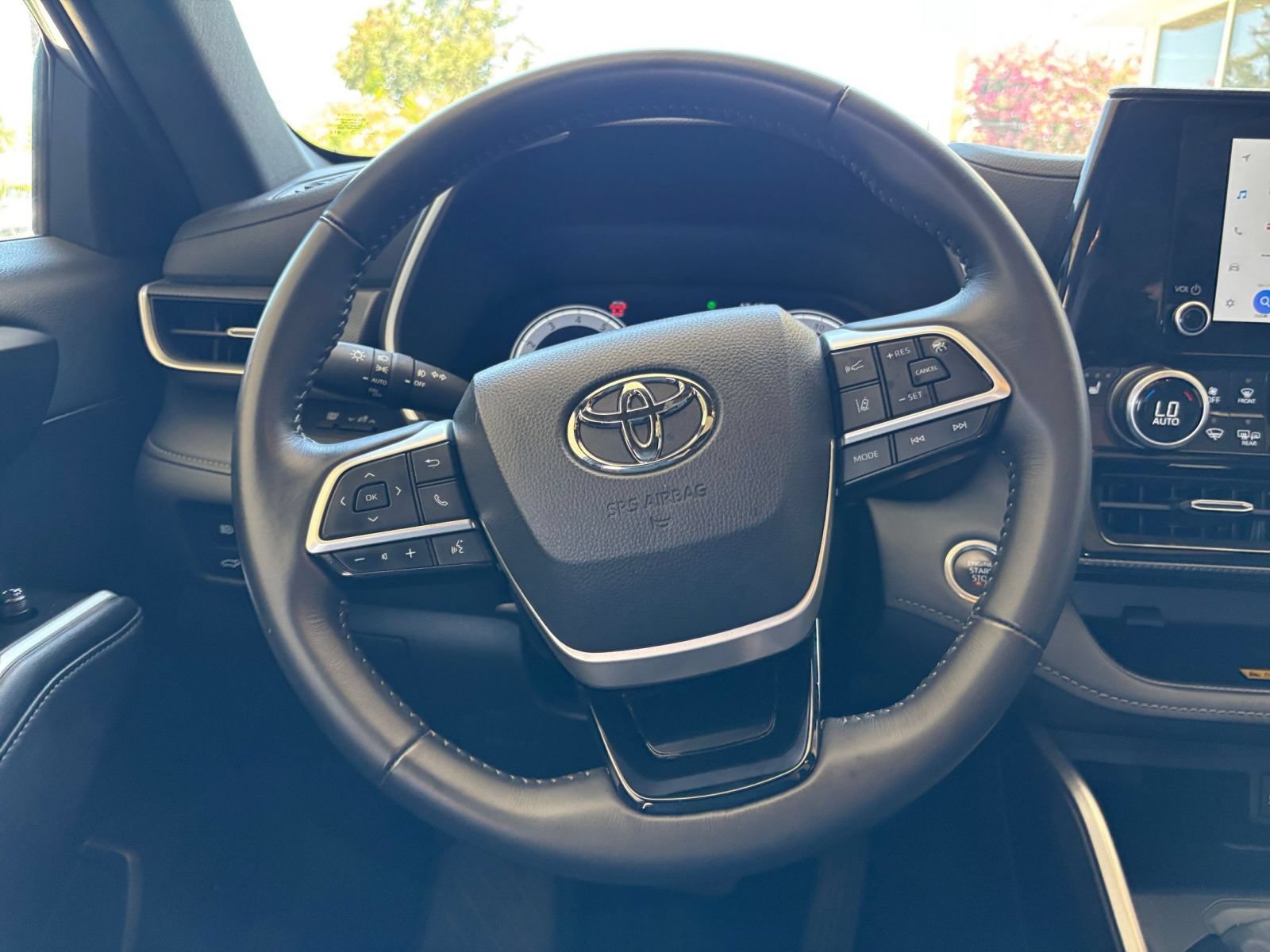 Thumbnail: 2025 Toyota Highlander - 29