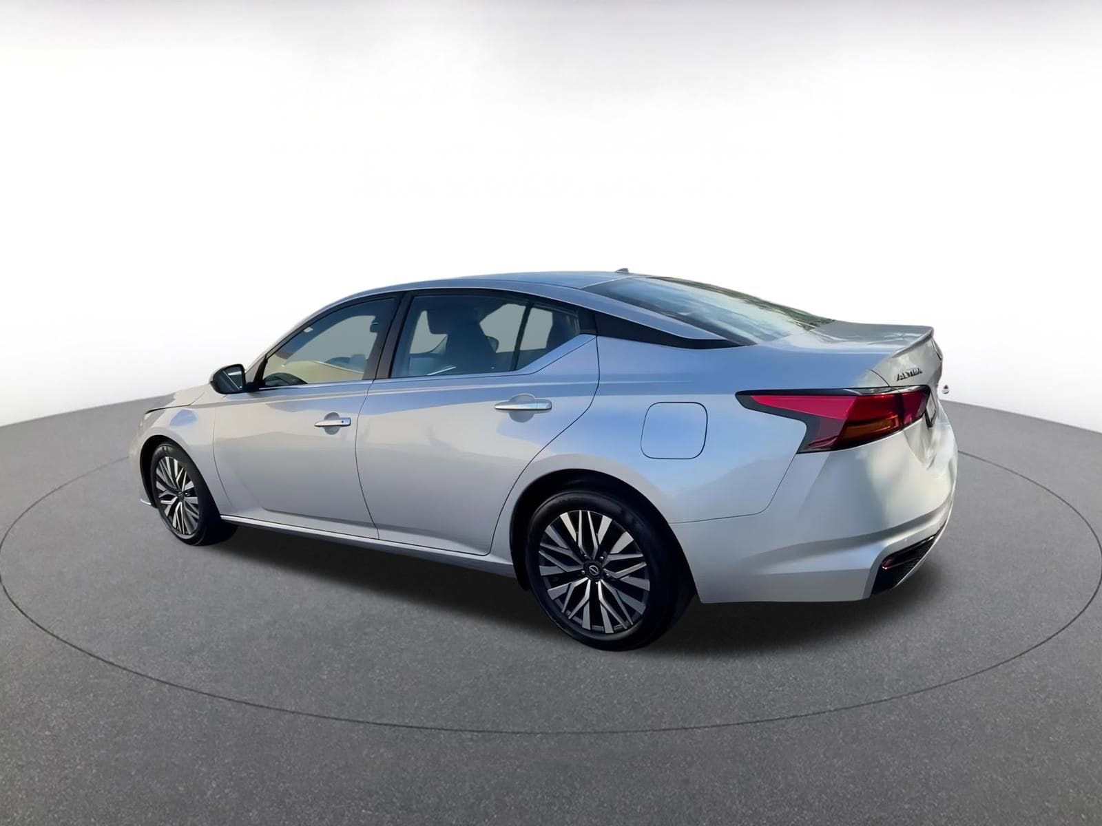 Thumbnail: 2024 Nissan Altima - 10