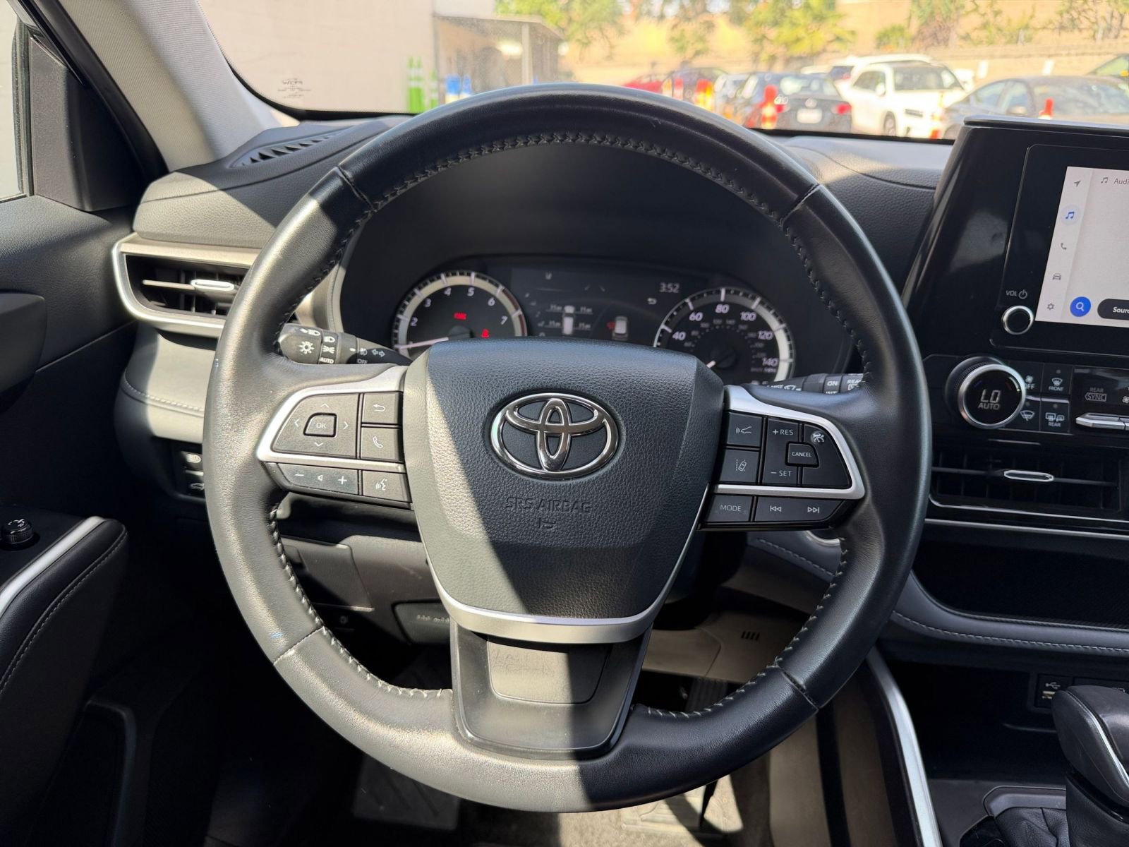 Thumbnail: 2025 Toyota Highlander - 29