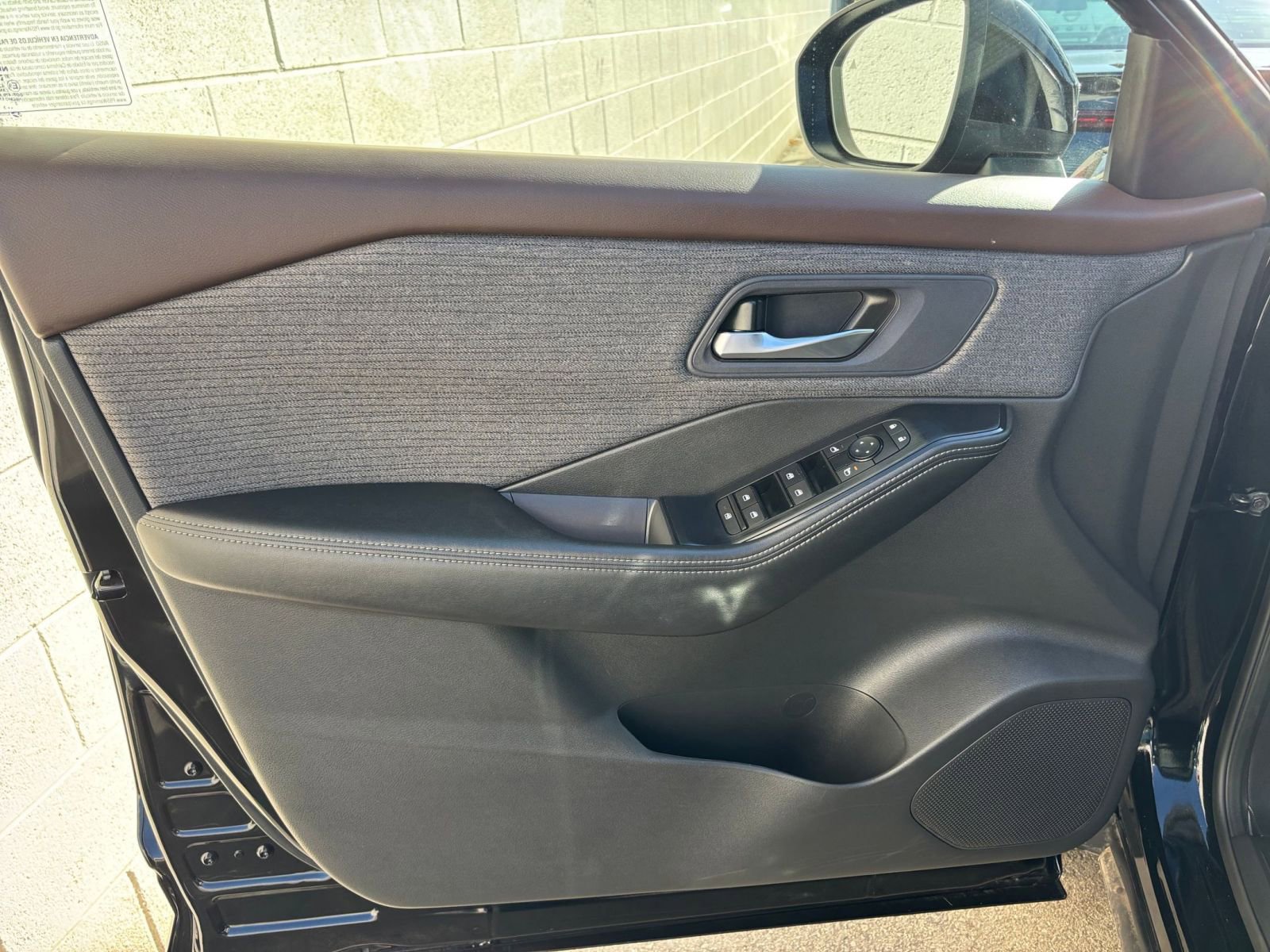 2023 Nissan Rogue SV 26