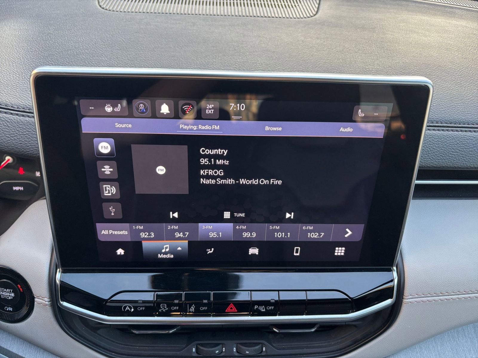 Thumbnail: 2025 Jeep Compass - 21