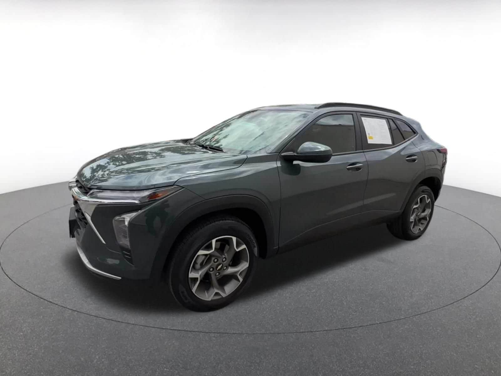 Thumbnail: 2025 Chevrolet Trax - 8