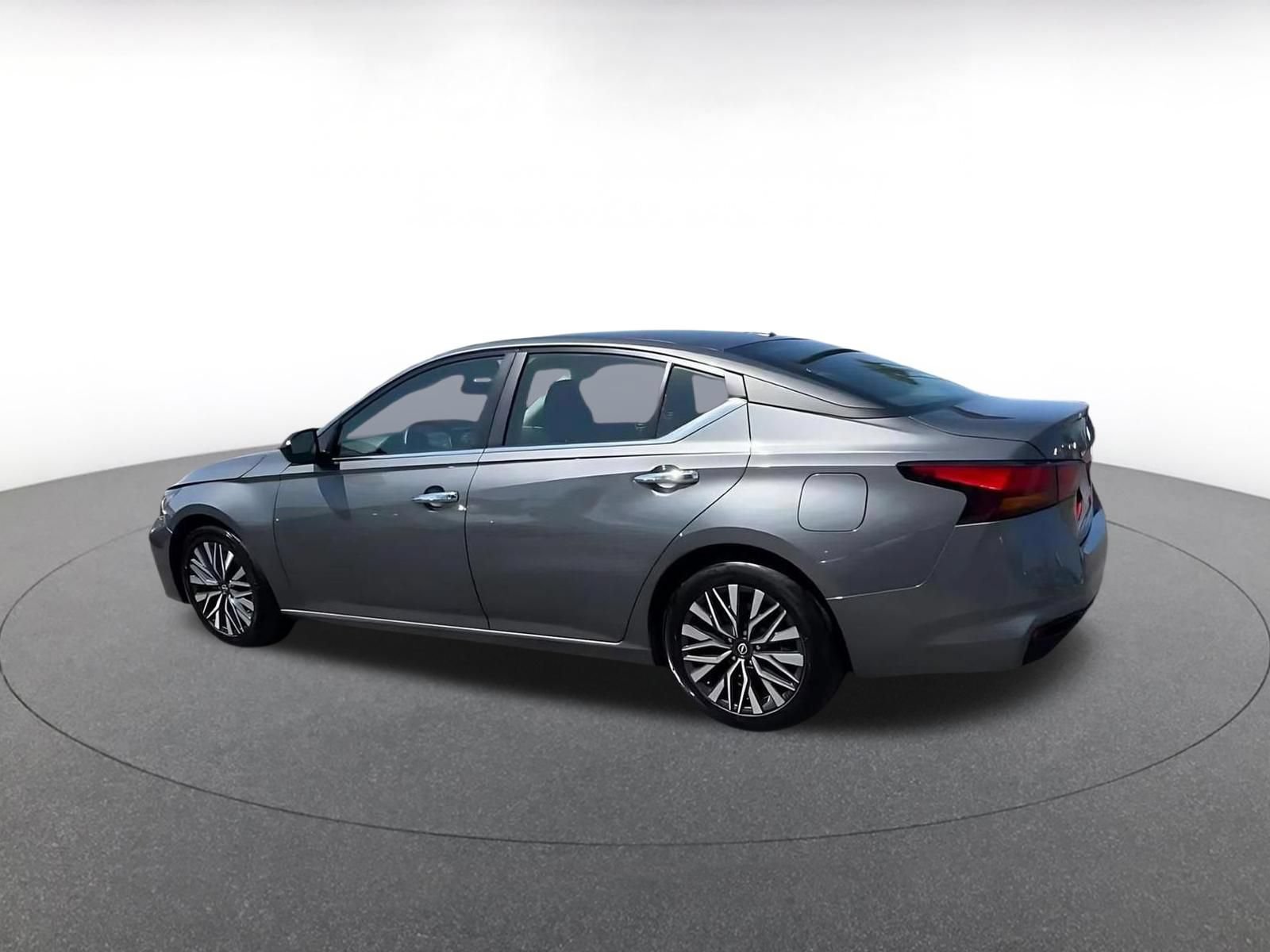 Thumbnail: 2025 Nissan Altima - 10