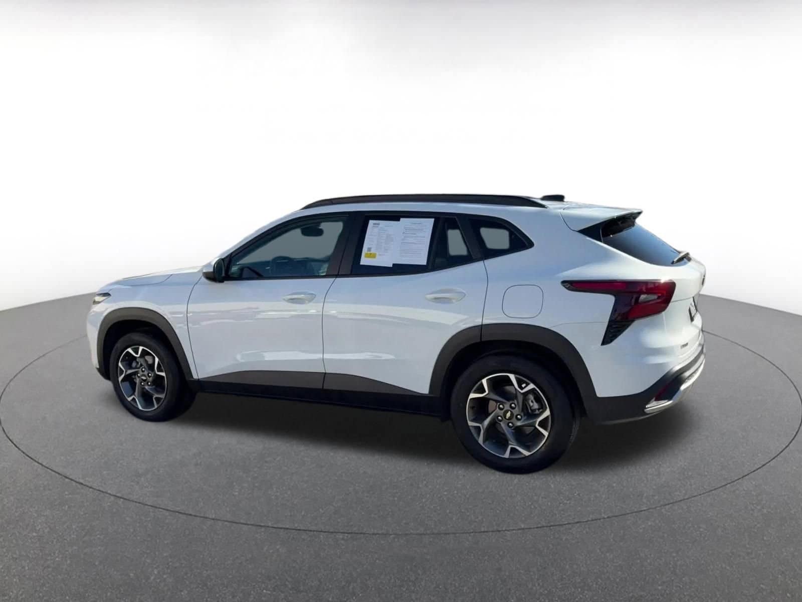 Thumbnail: 2025 Chevrolet Trax - 10