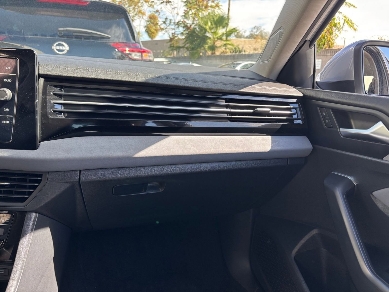 Thumbnail: 2025 Volkswagen Jetta - 35