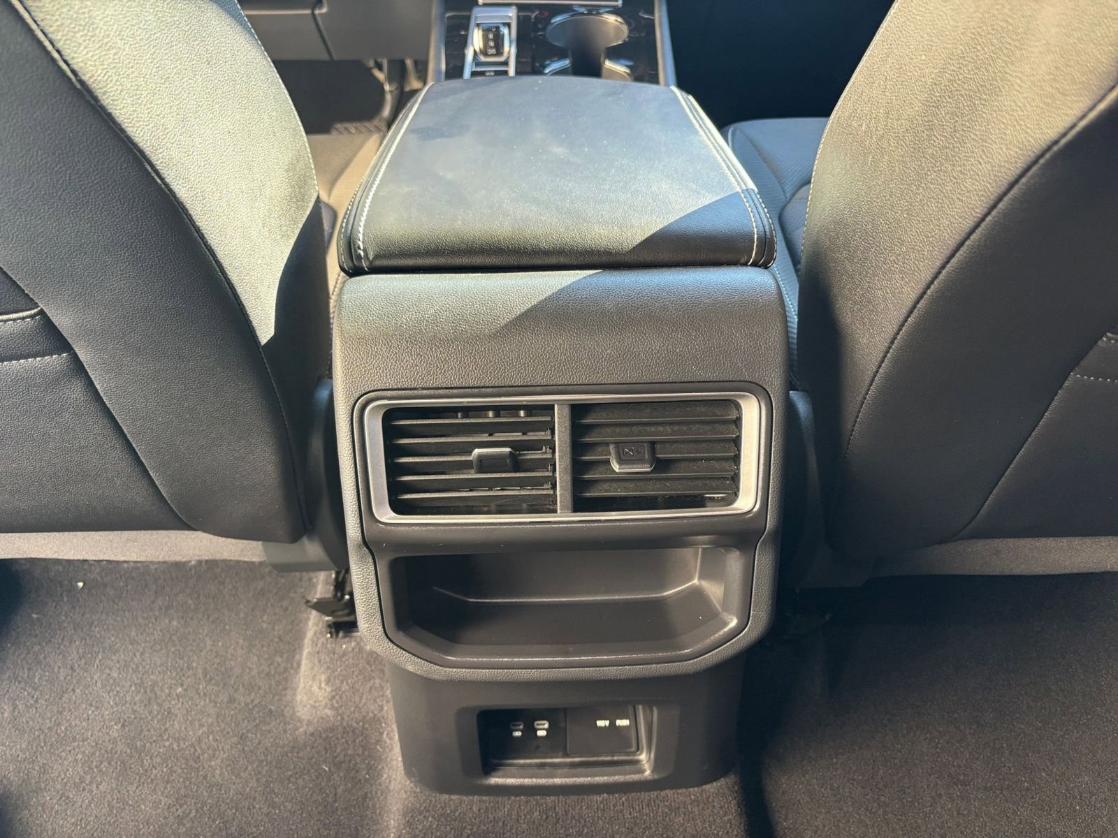 Thumbnail: 2025 Volkswagen Atlas - 24