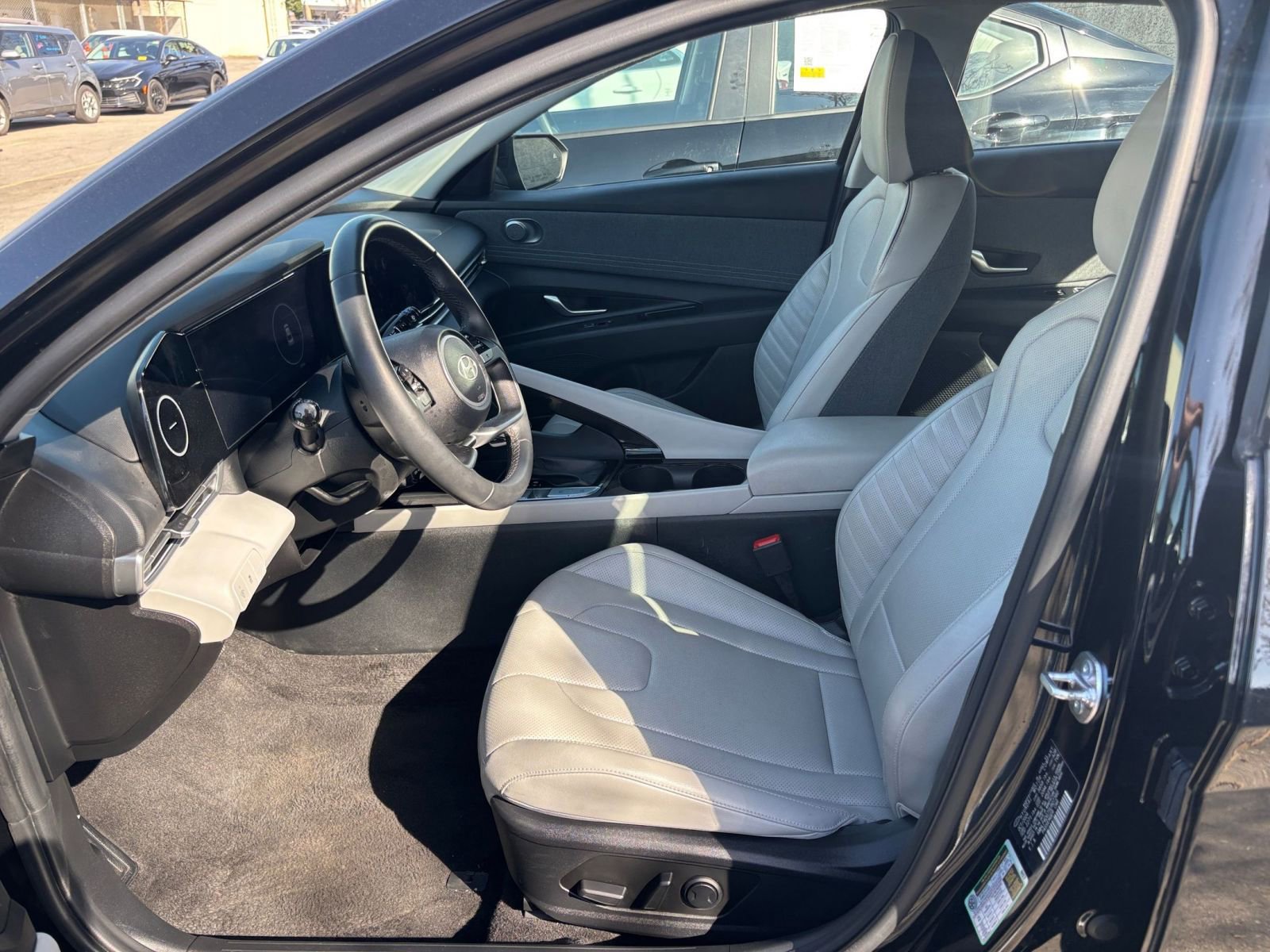 Thumbnail: 2025 Hyundai Elantra - 30