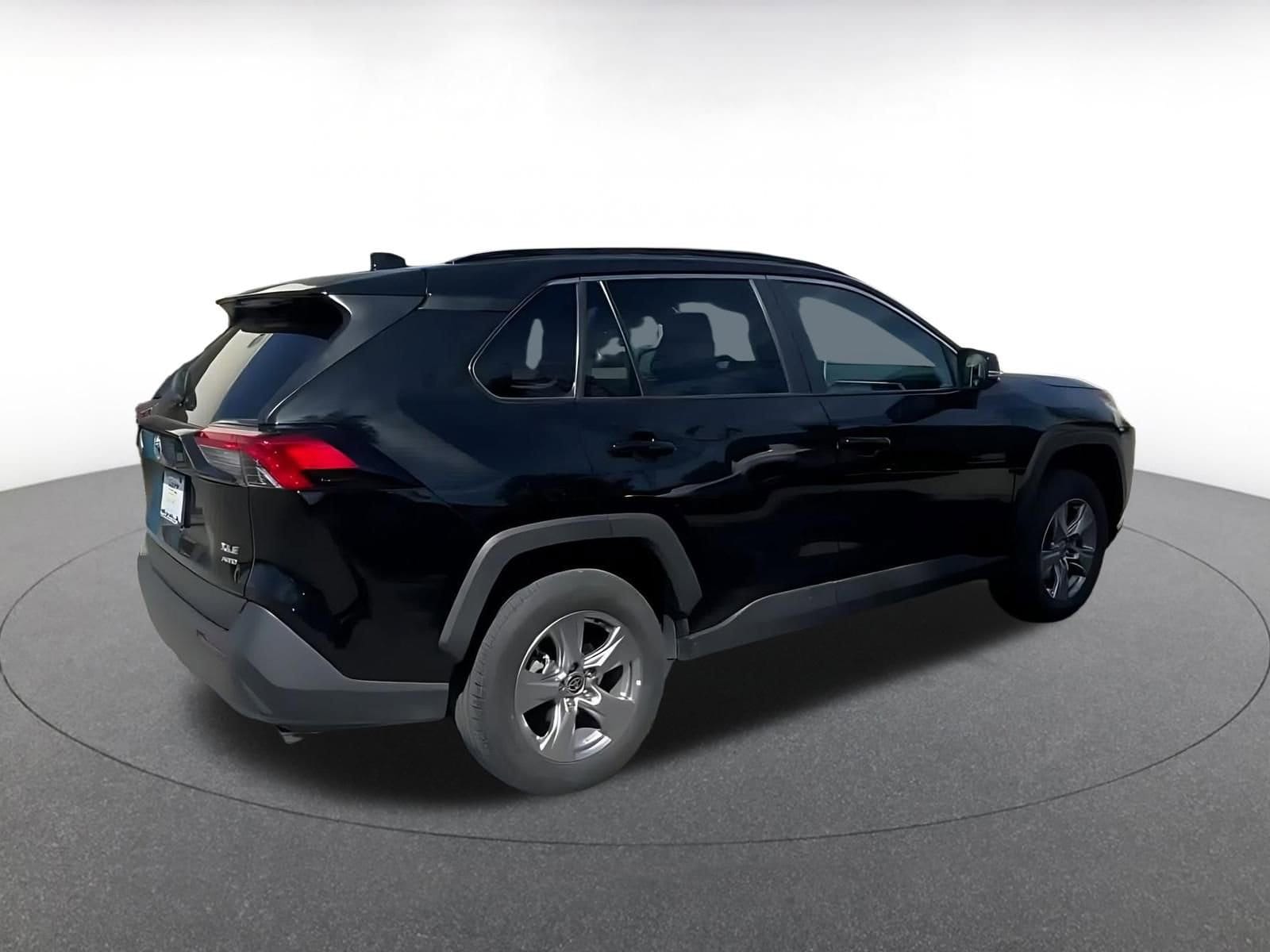 Thumbnail: 2025 Toyota RAV4 - 15