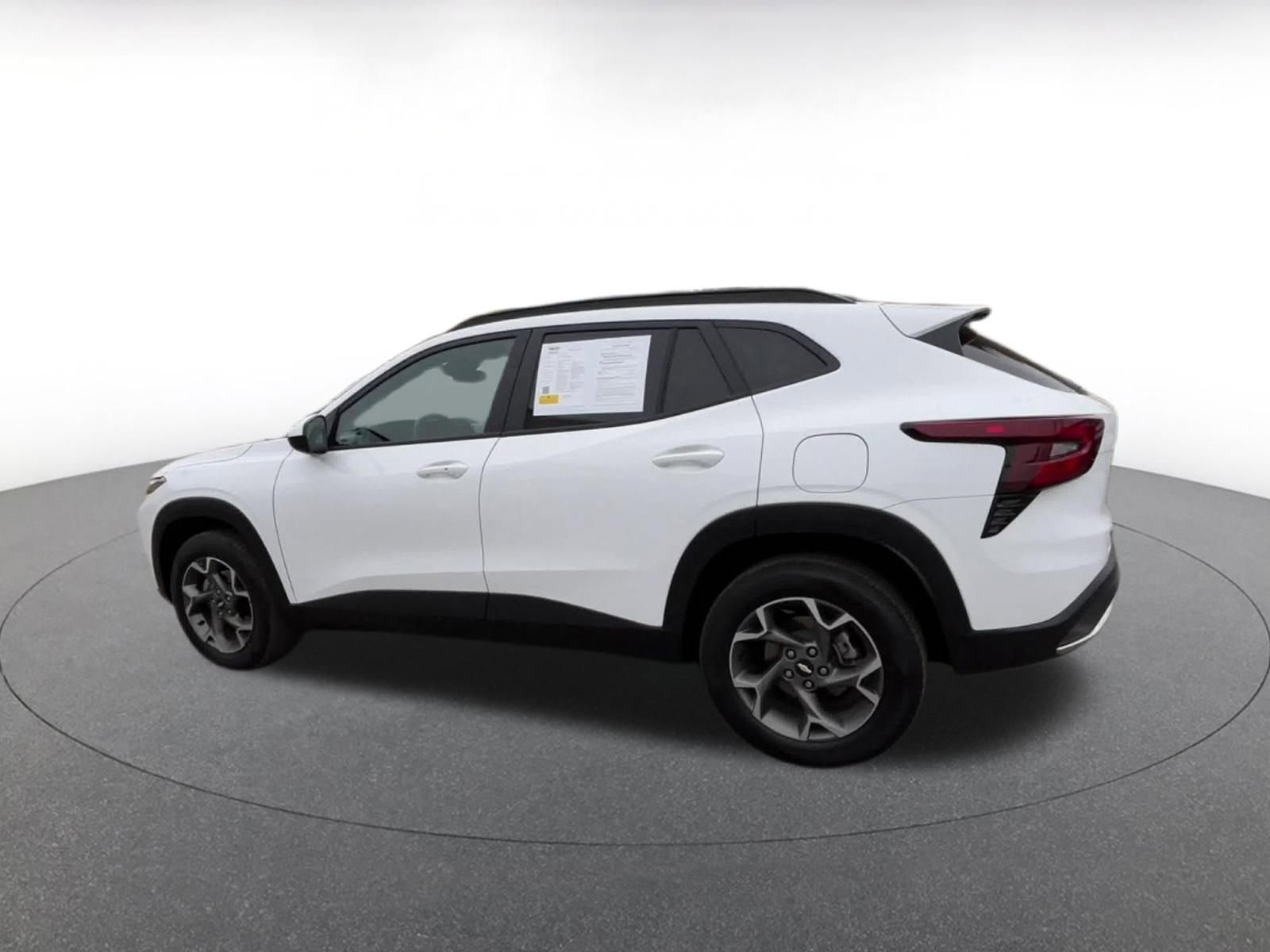 Thumbnail: 2025 Chevrolet Trax - 10