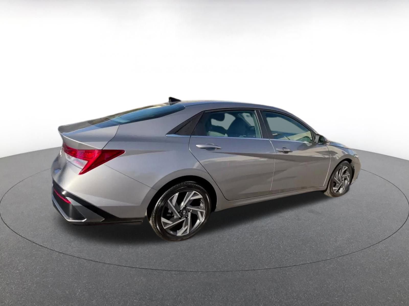 Thumbnail: 2025 Hyundai Elantra - 15