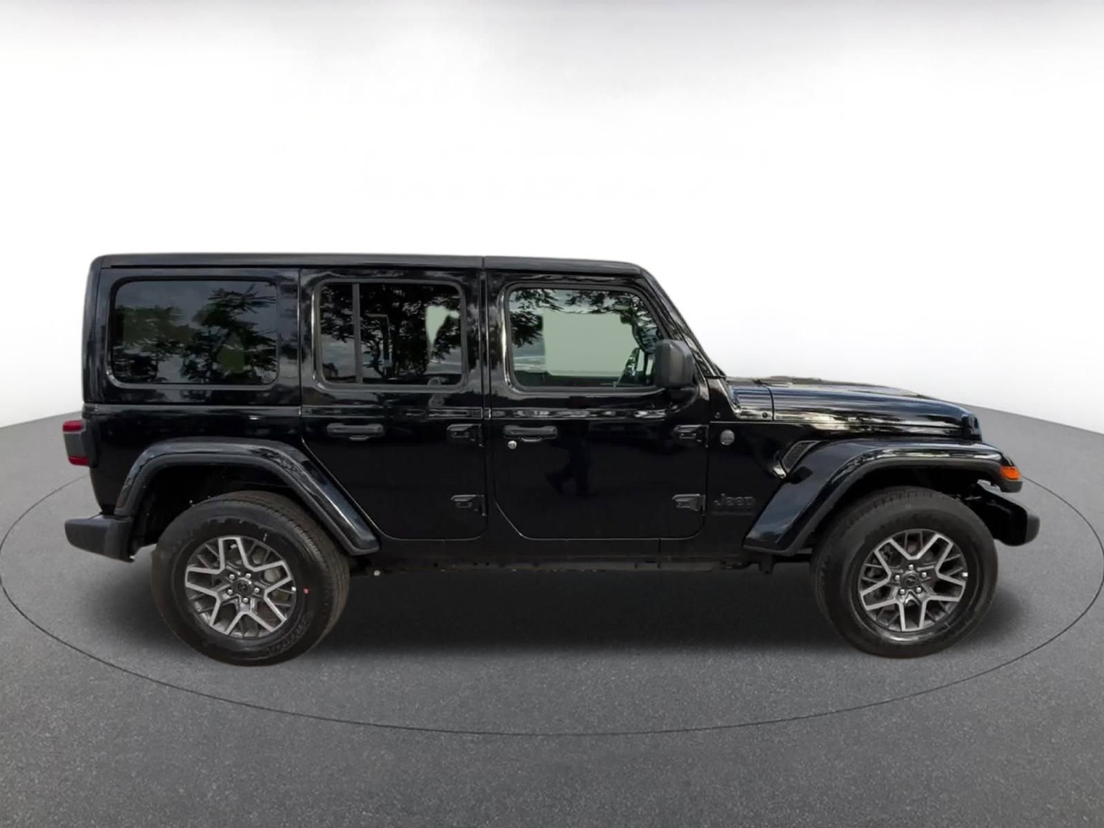Thumbnail: 2025 Jeep Wrangler - 16