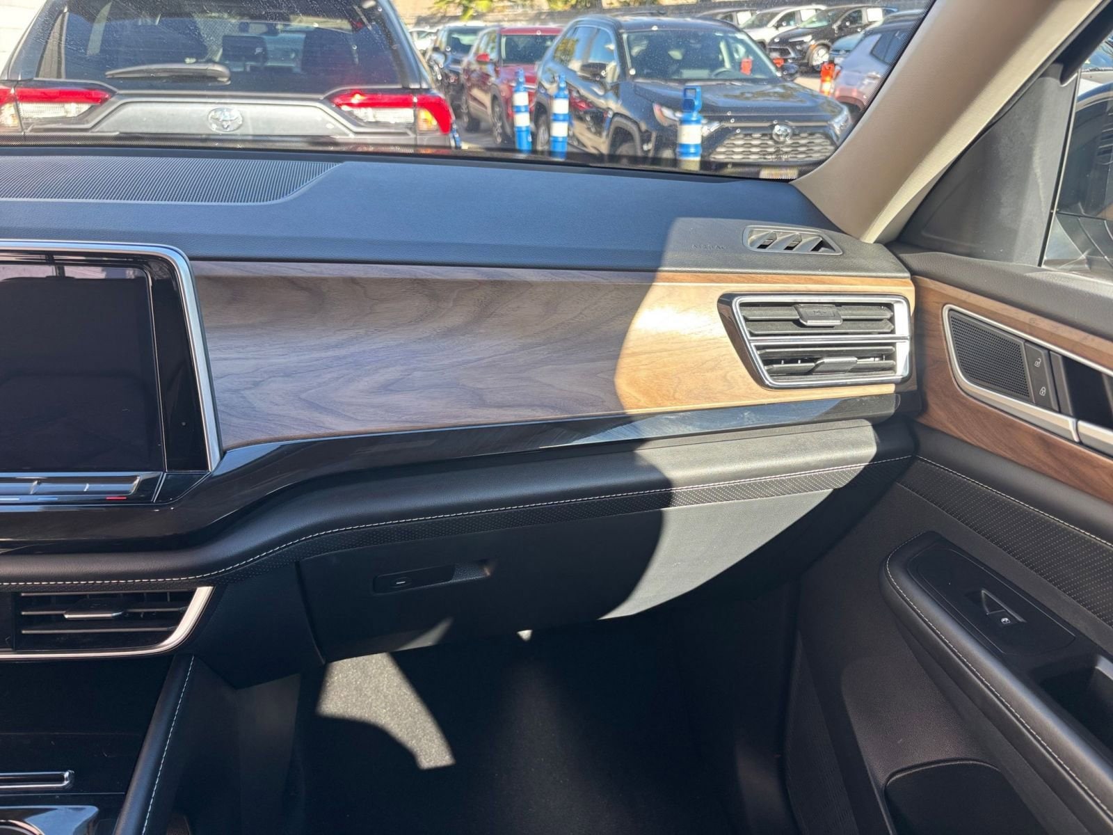 Thumbnail: 2025 Volkswagen Atlas - 35