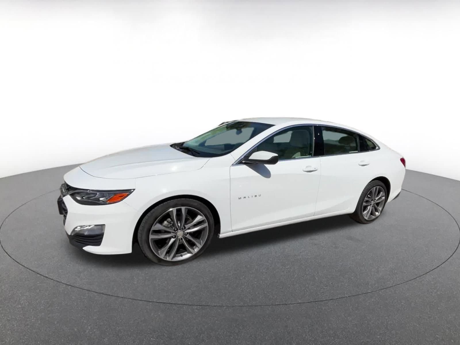Thumbnail: 2024 Chevrolet Malibu - 8