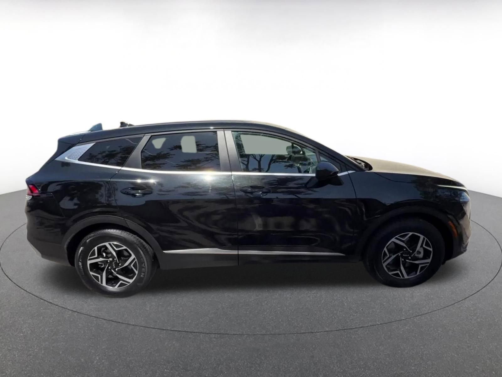 Thumbnail: 2025 Kia Sportage - 16