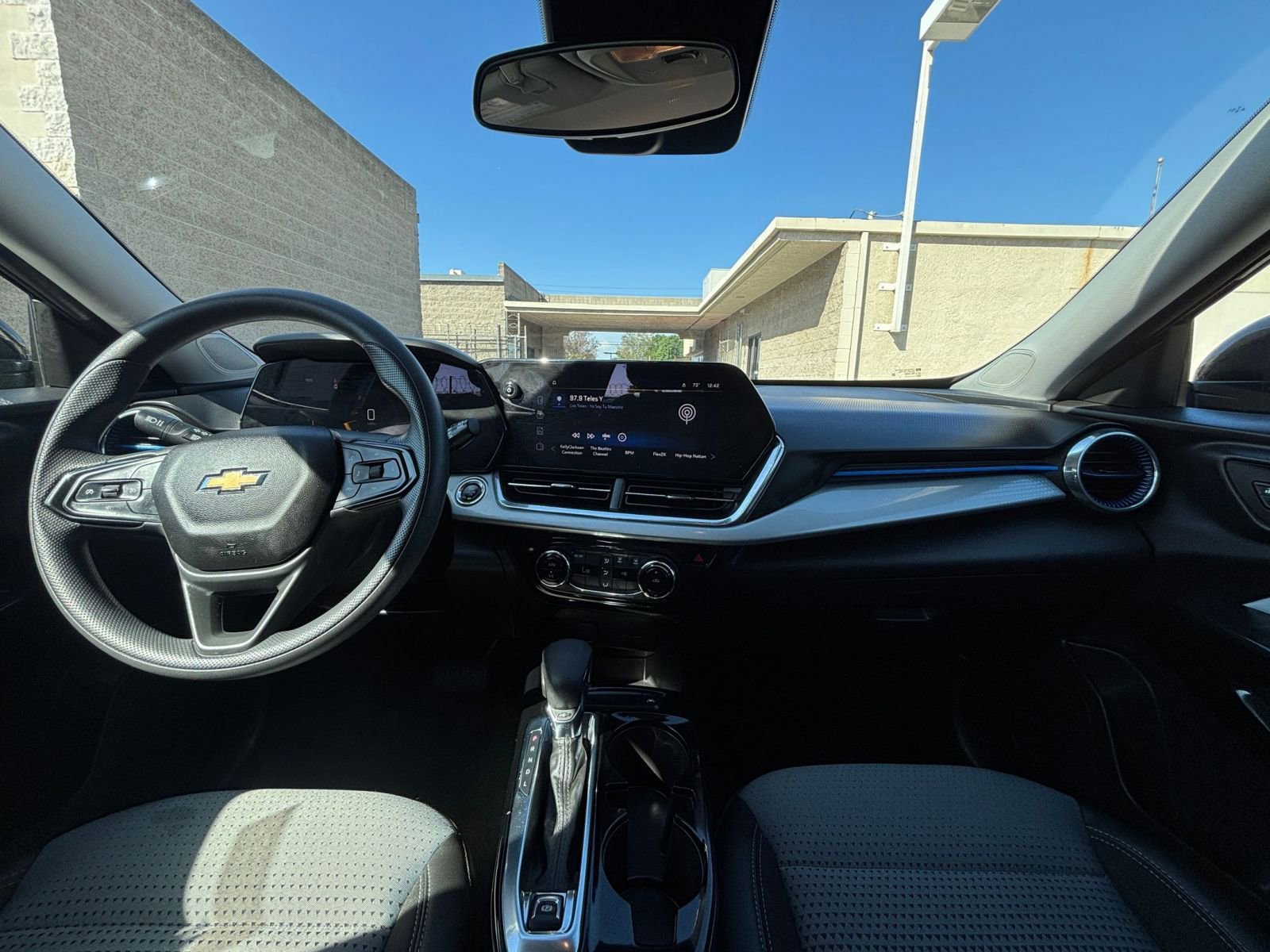 Thumbnail: 2025 Chevrolet Trax - 35