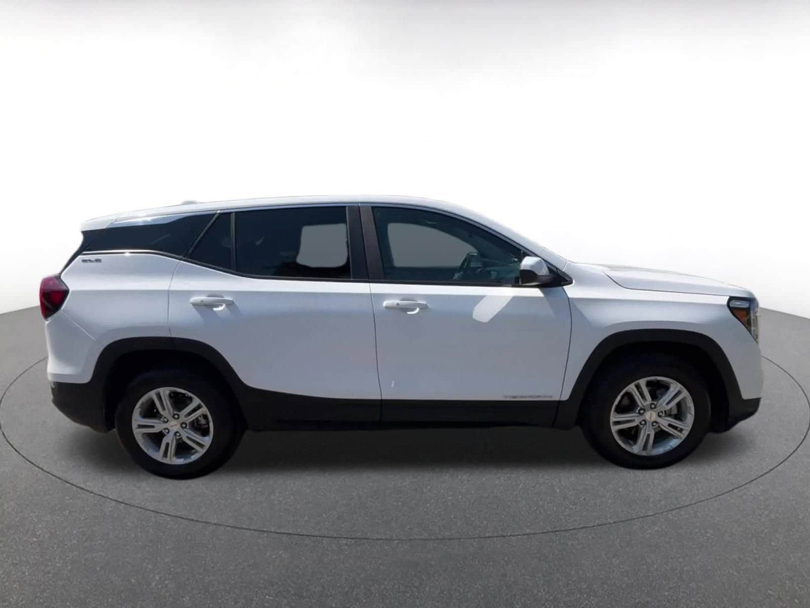 Thumbnail: 2024 GMC Terrain - 16