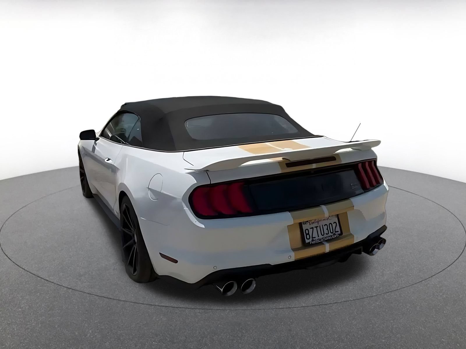 Thumbnail: 2022 Ford Mustang - 11