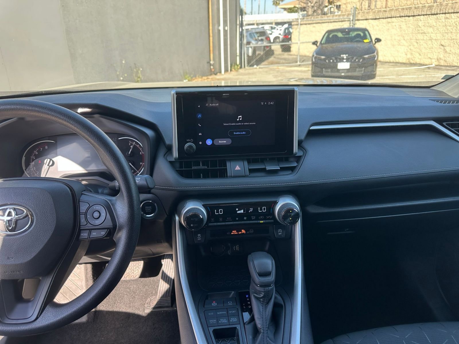 Thumbnail: 2025 Toyota RAV4 - 35