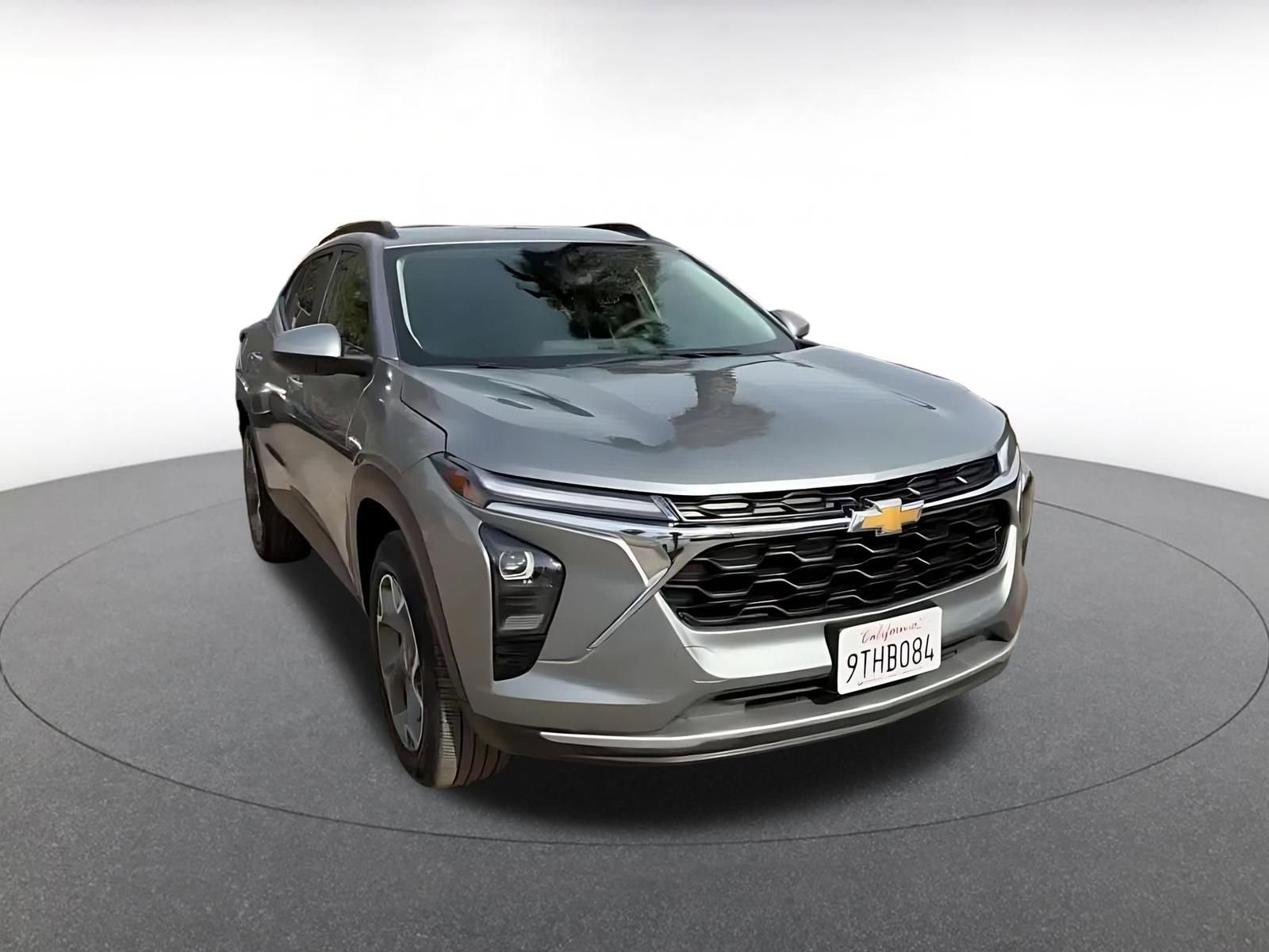 Thumbnail: 2025 Chevrolet Trax - 3