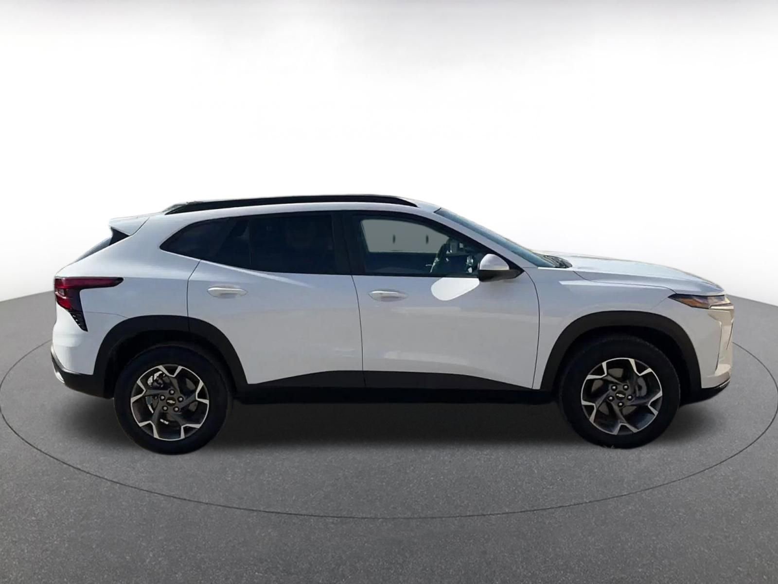 Thumbnail: 2025 Chevrolet Trax - 16