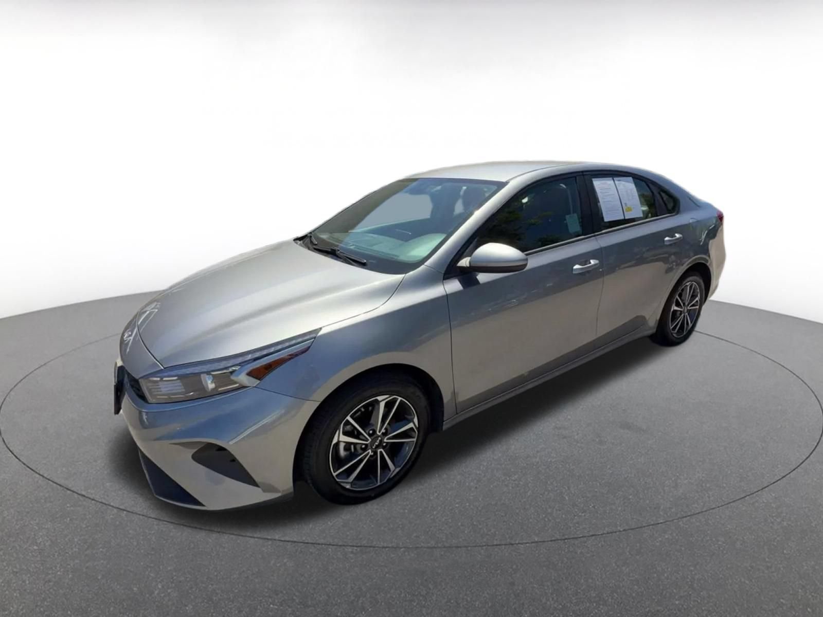 Thumbnail: 2024 Kia Forte - 6