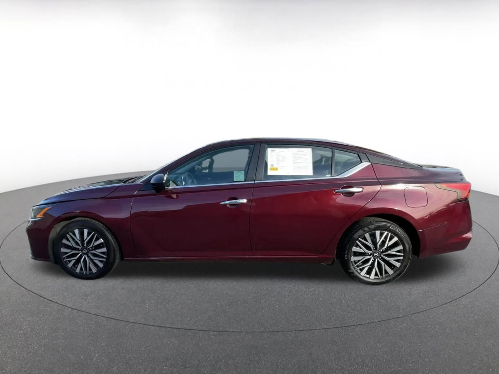 Thumbnail: 2025 Nissan Altima - 9