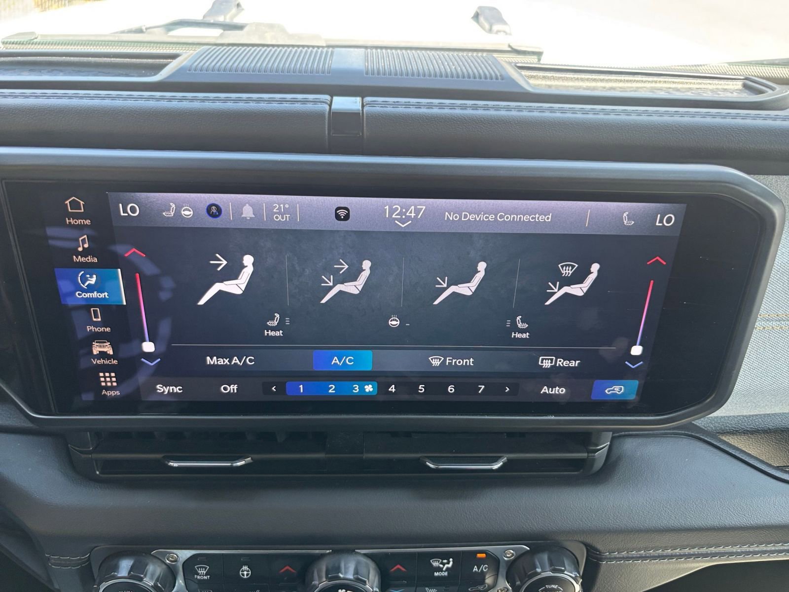 Thumbnail: 2025 Jeep Wrangler - 21