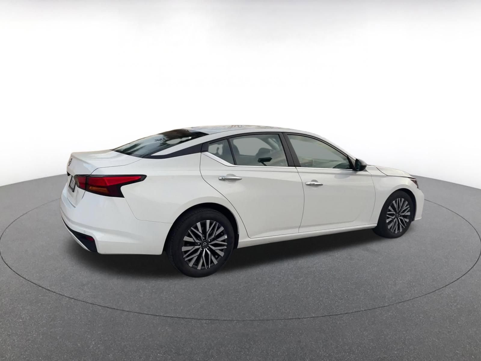 Thumbnail: 2025 Nissan Altima - 15