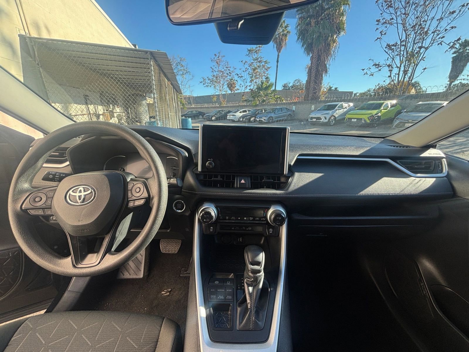 Thumbnail: 2025 Toyota RAV4 - 33