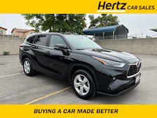 2023 Toyota Highlander LE -
                Riverside, CA