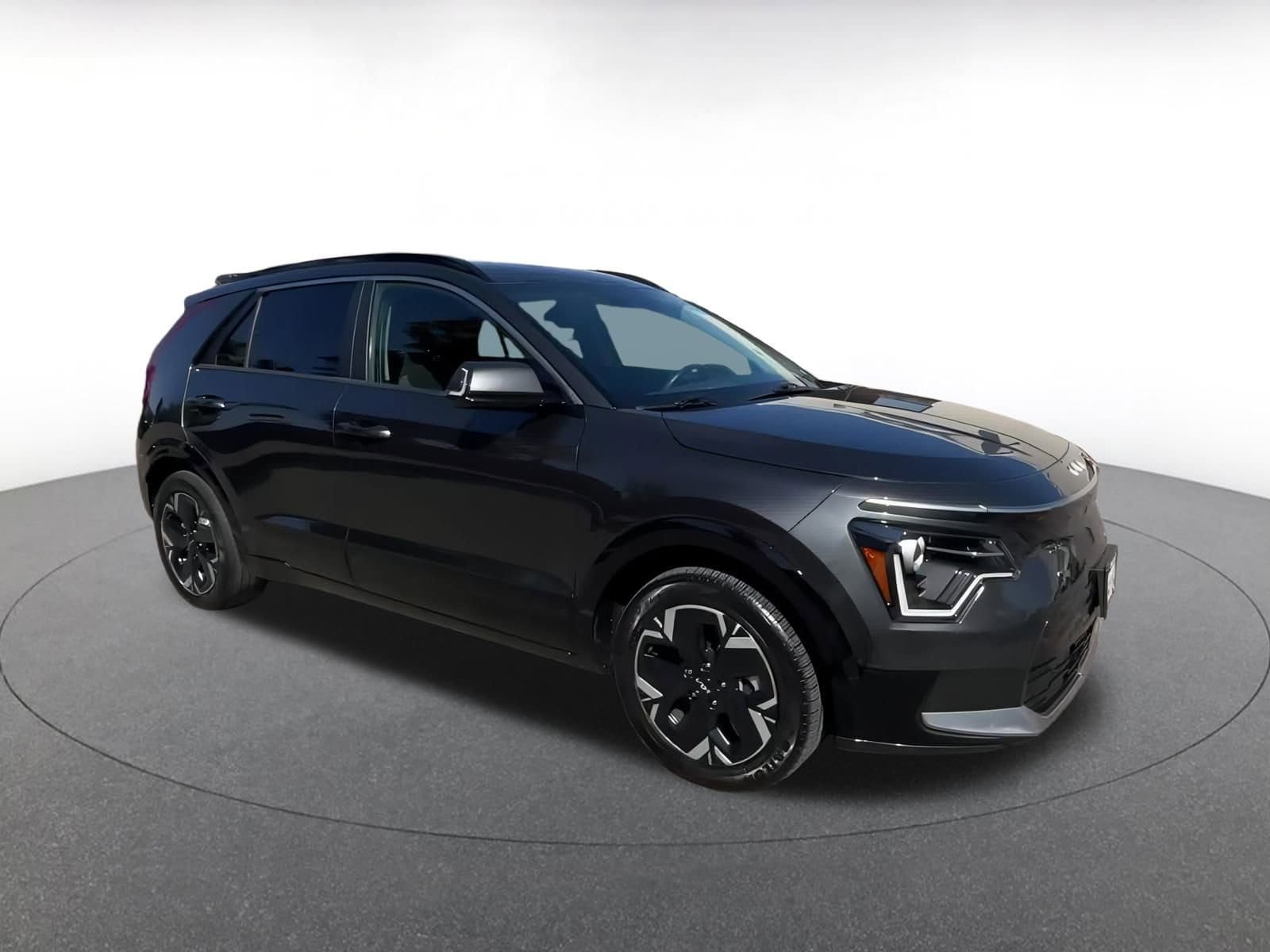 Thumbnail: 2023 Kia Niro - 2