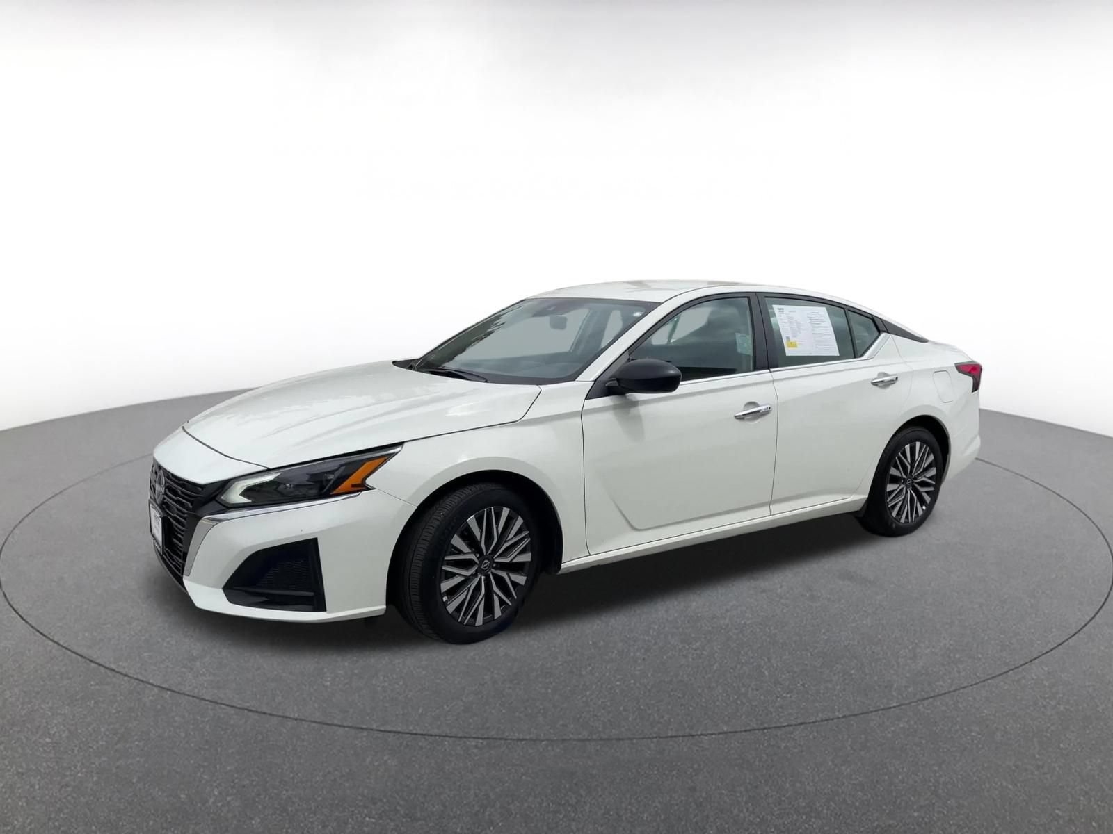 Thumbnail: 2025 Nissan Altima - 8