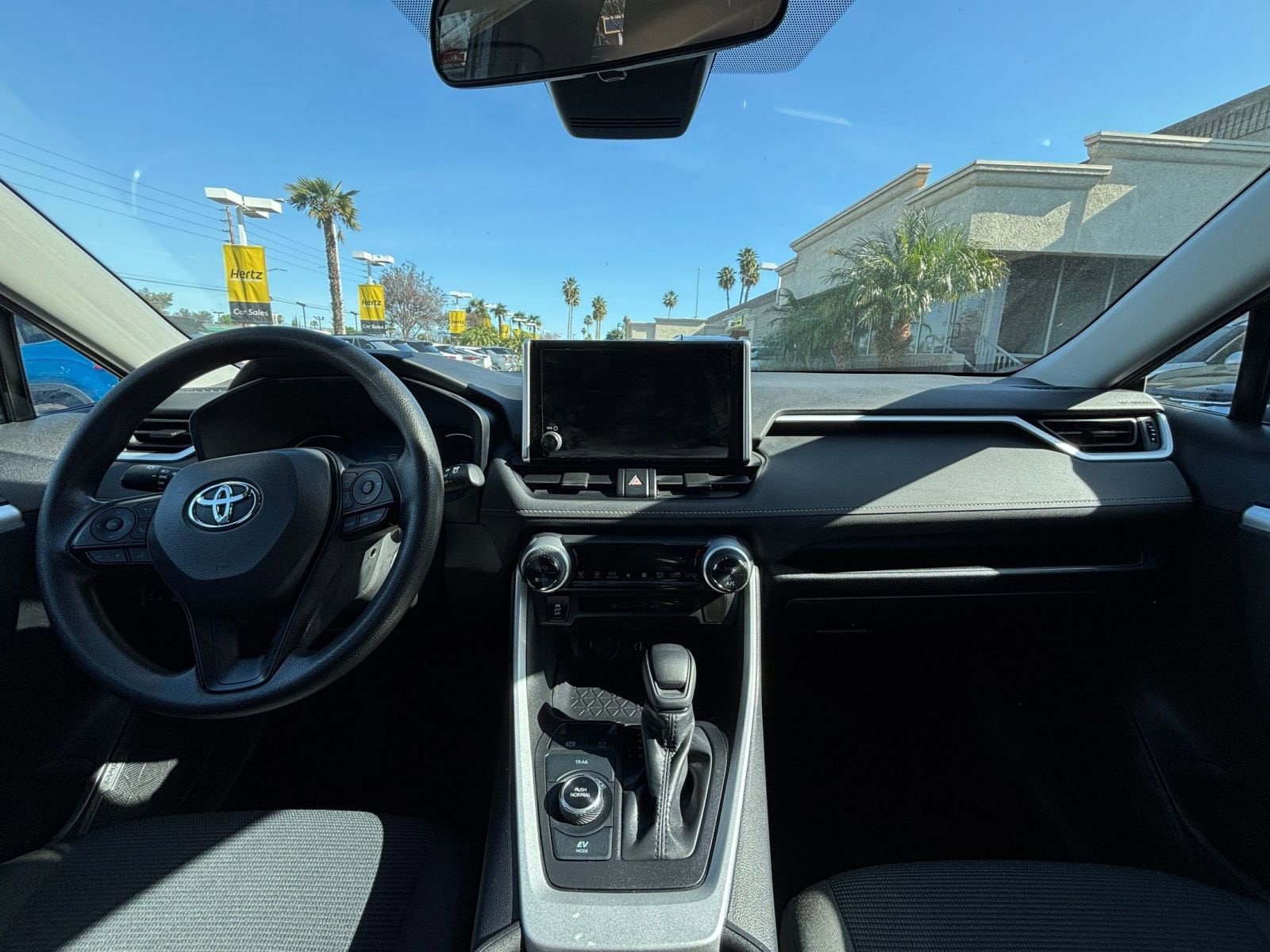 Thumbnail: 2025 Toyota RAV4 - 34