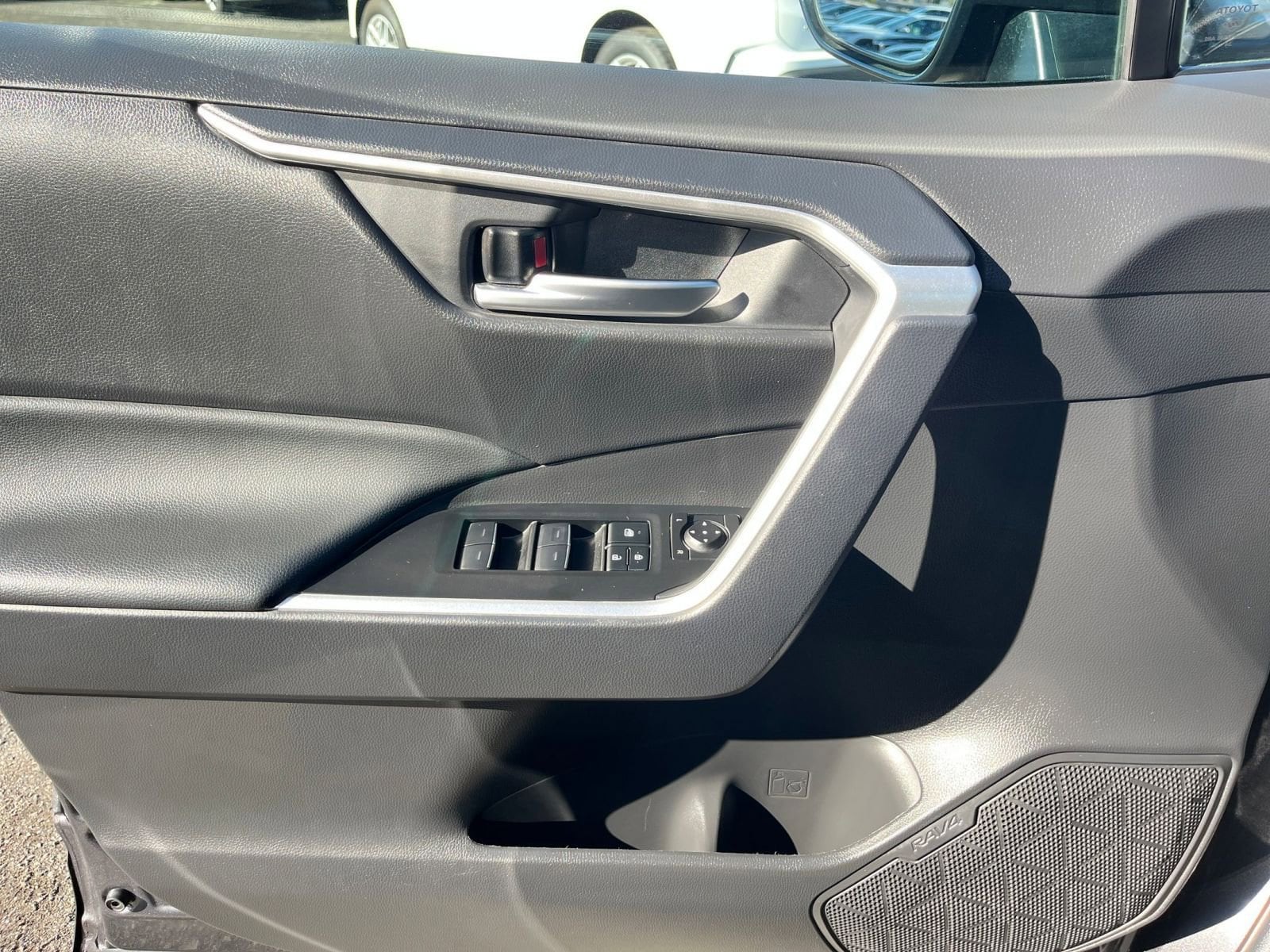 Thumbnail: 2025 Toyota RAV4 - 20