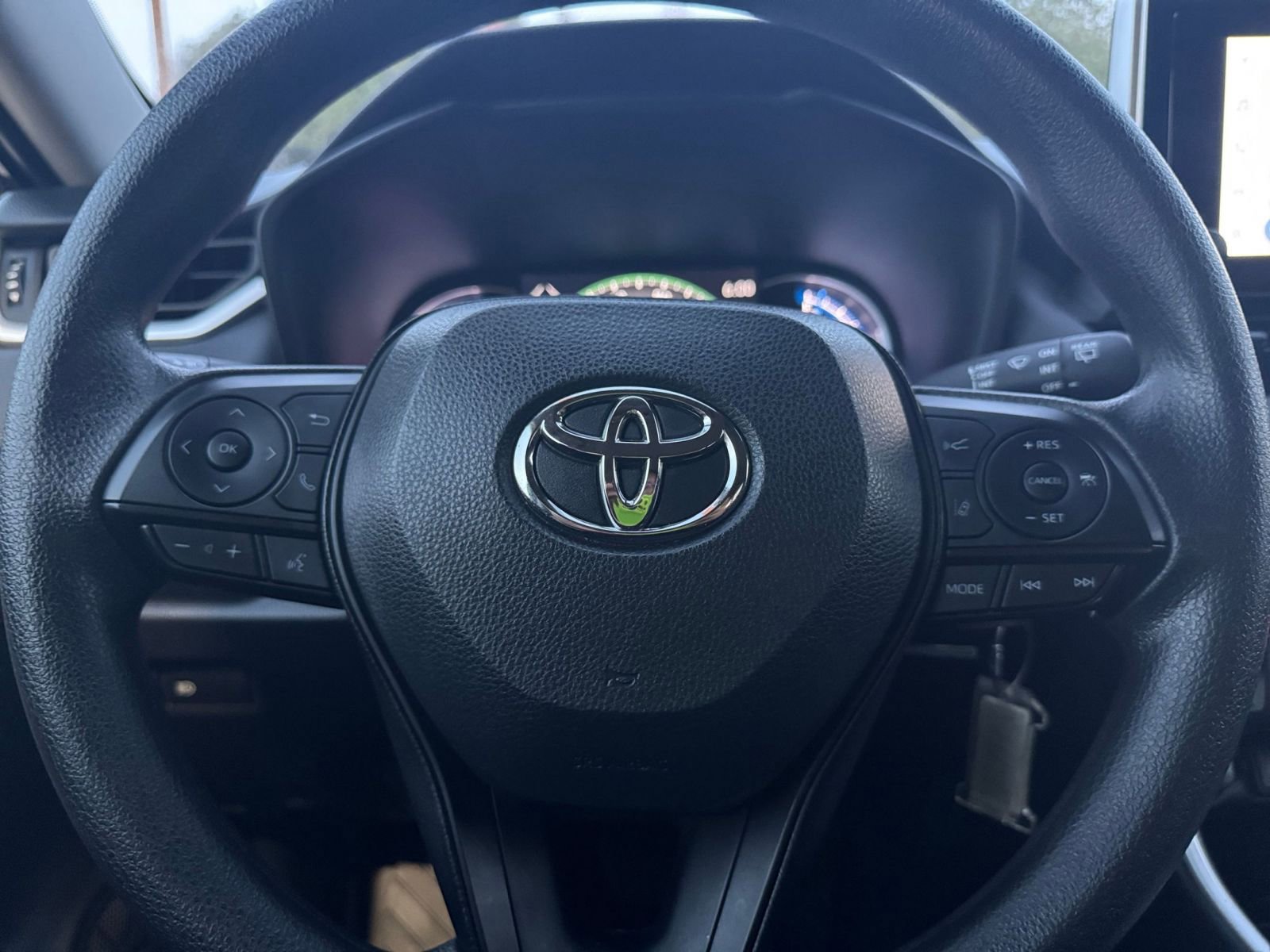 Thumbnail: 2025 Toyota RAV4 - 27