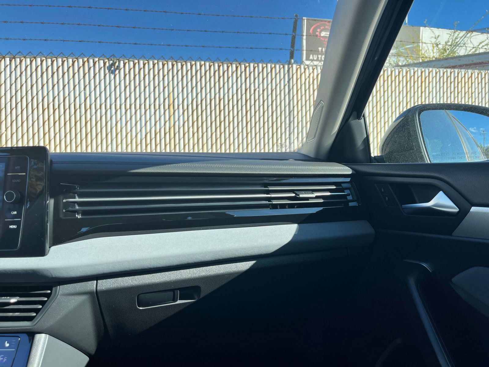 Thumbnail: 2025 Volkswagen Jetta - 34