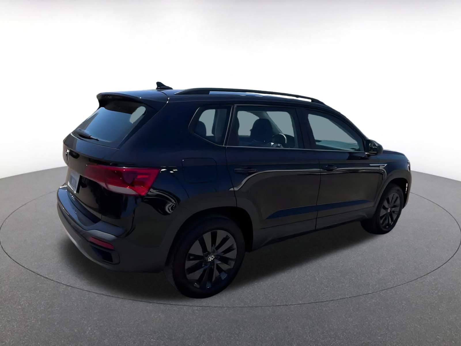 Thumbnail: 2024 Volkswagen Taos - 15