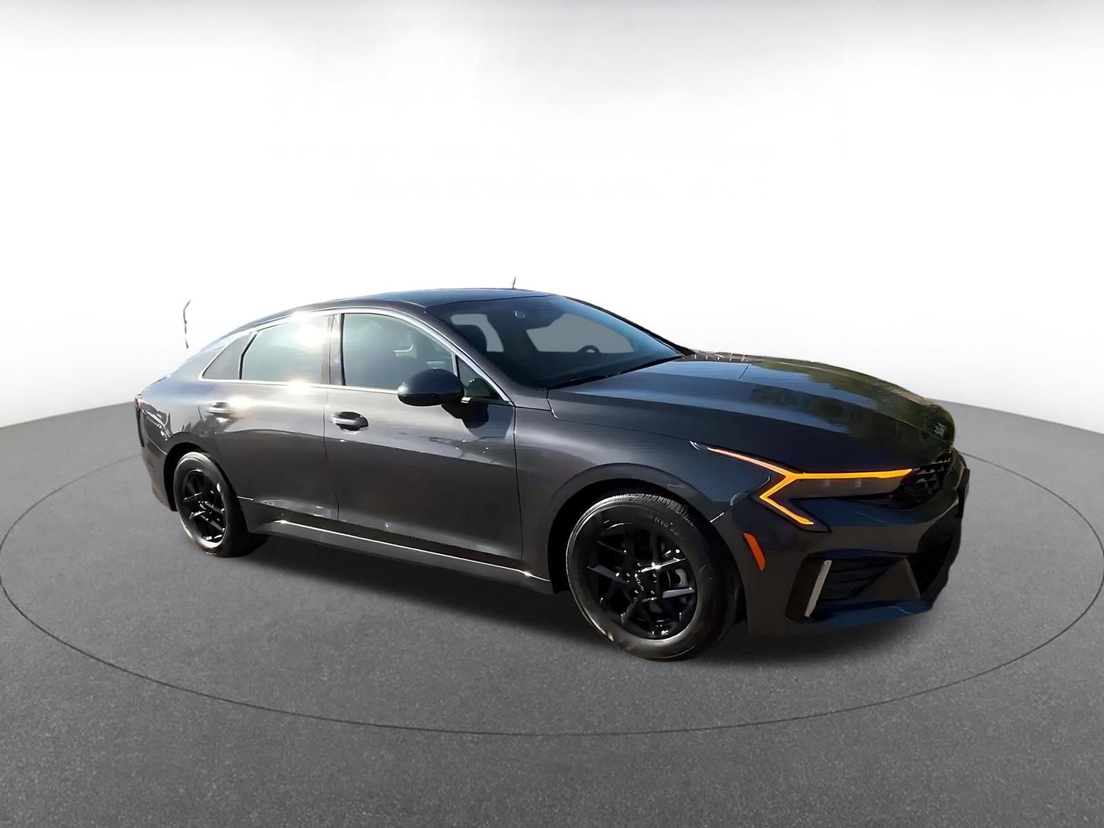 Thumbnail: 2025 Kia K5 - 2
