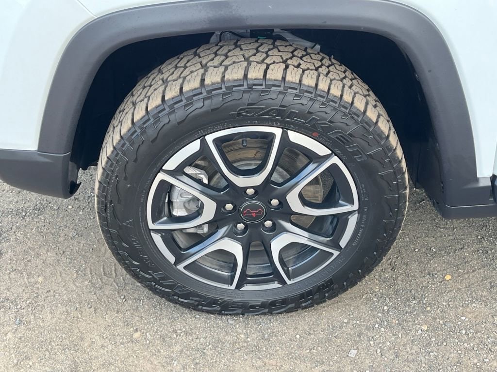 Thumbnail: 2025 Jeep Compass - 17