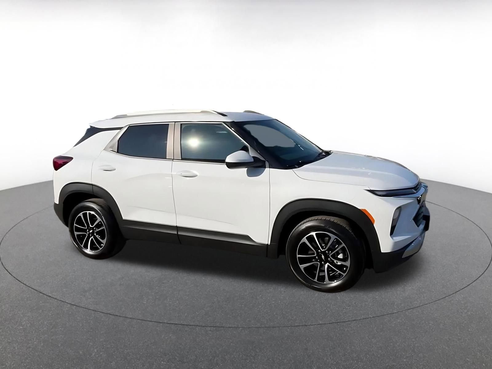 Thumbnail: 2025 Chevrolet TrailBlazer - 2