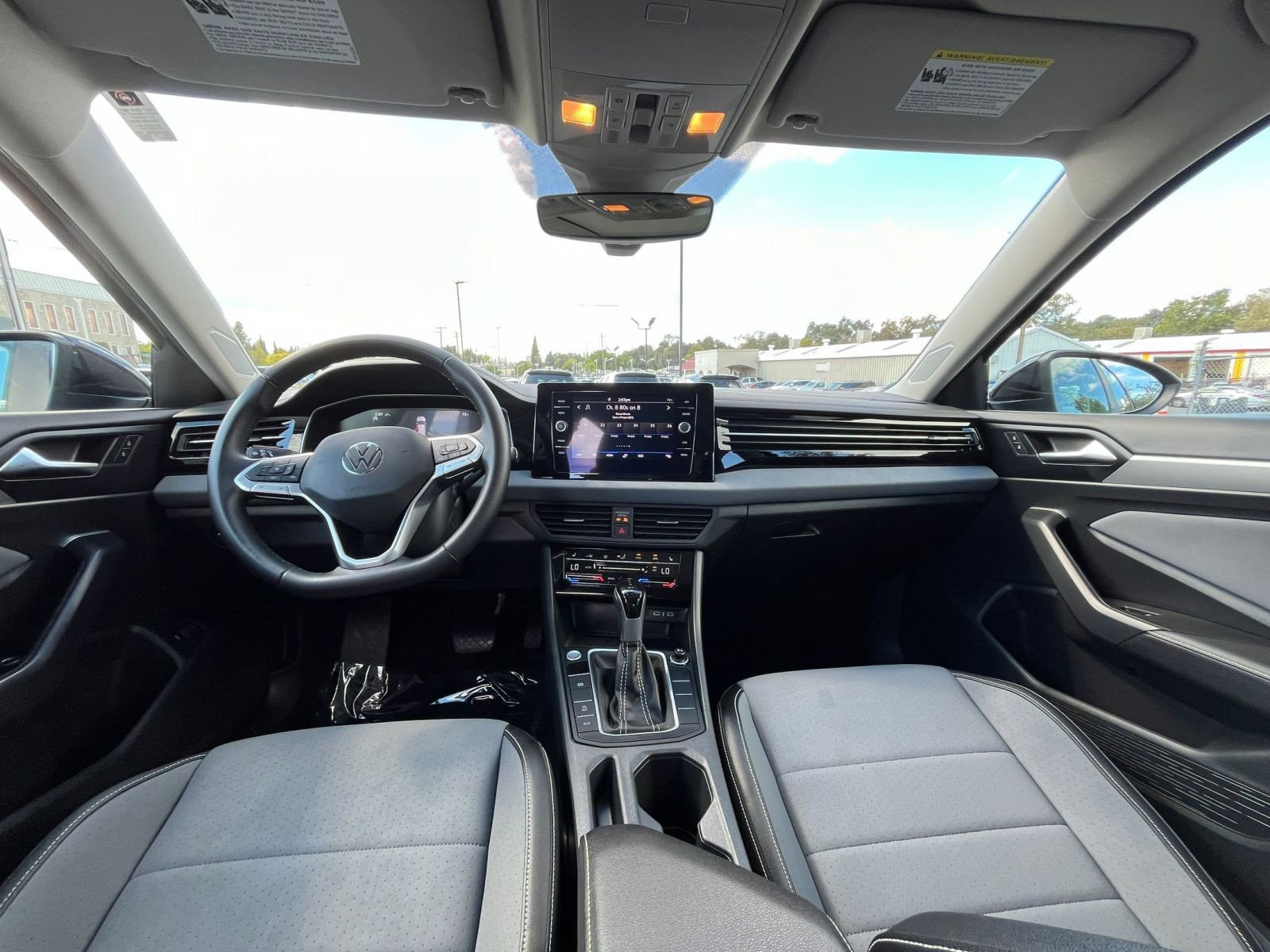 Thumbnail: 2025 Volkswagen Jetta - 32