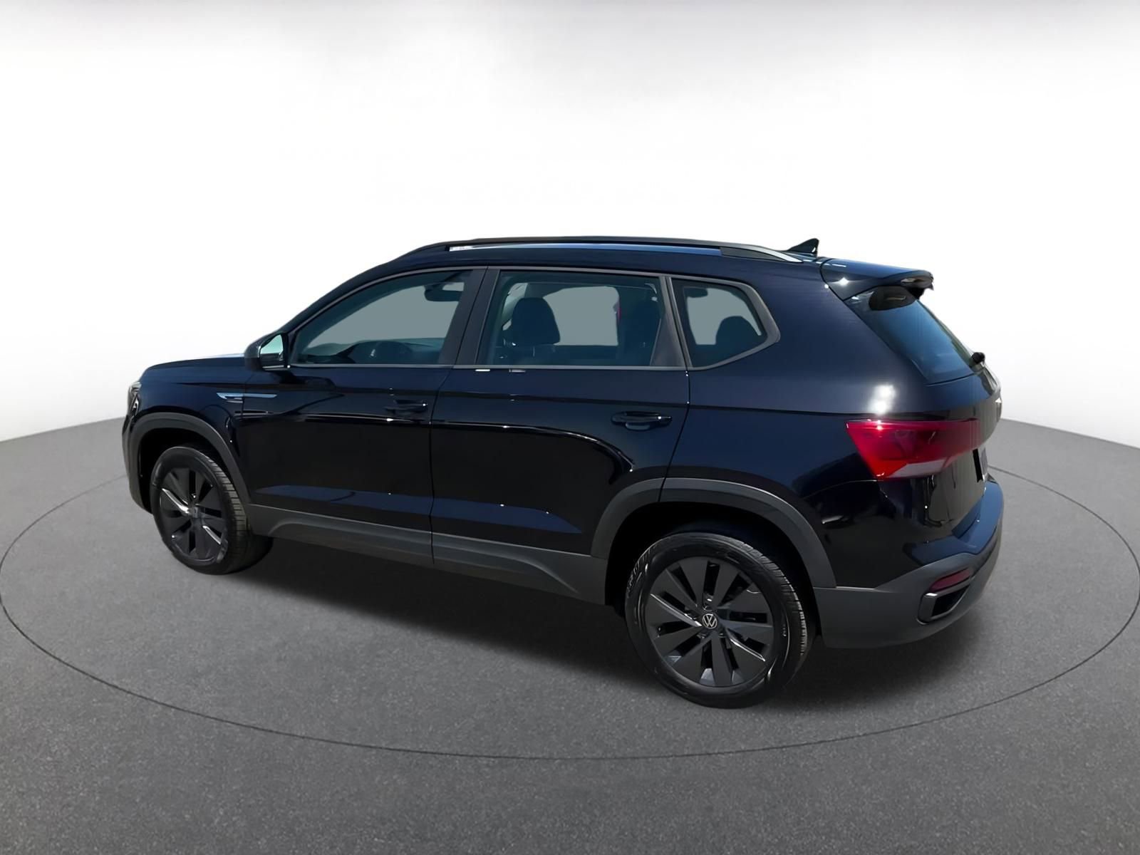 Thumbnail: 2024 Volkswagen Taos - 10